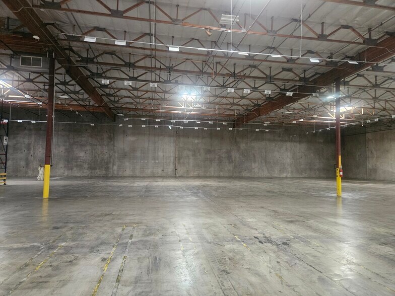 More Photos Of 6333 Ensworth St, Las Vegas Warehouse For Lease