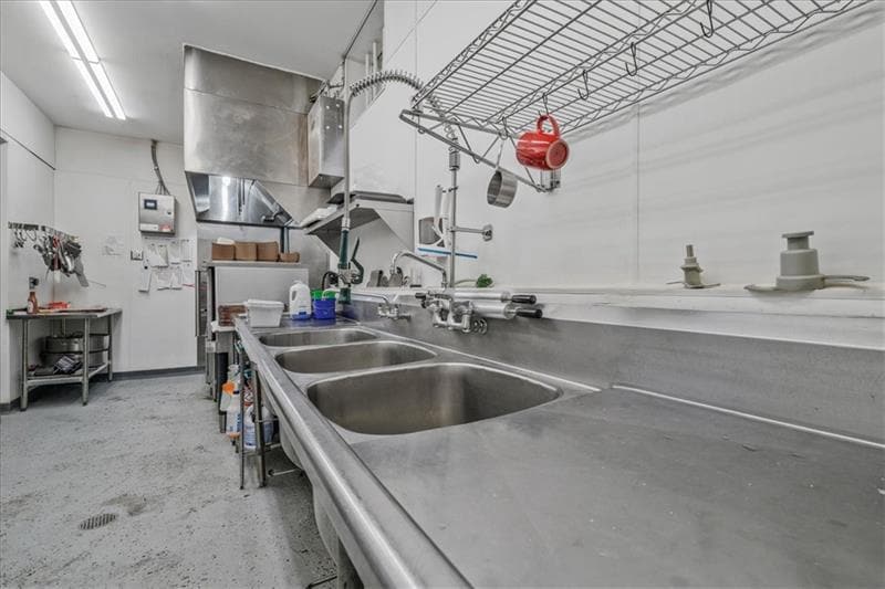 More Photos Of 3058 Washington Pike, Bridgeville Restaurant For Sale