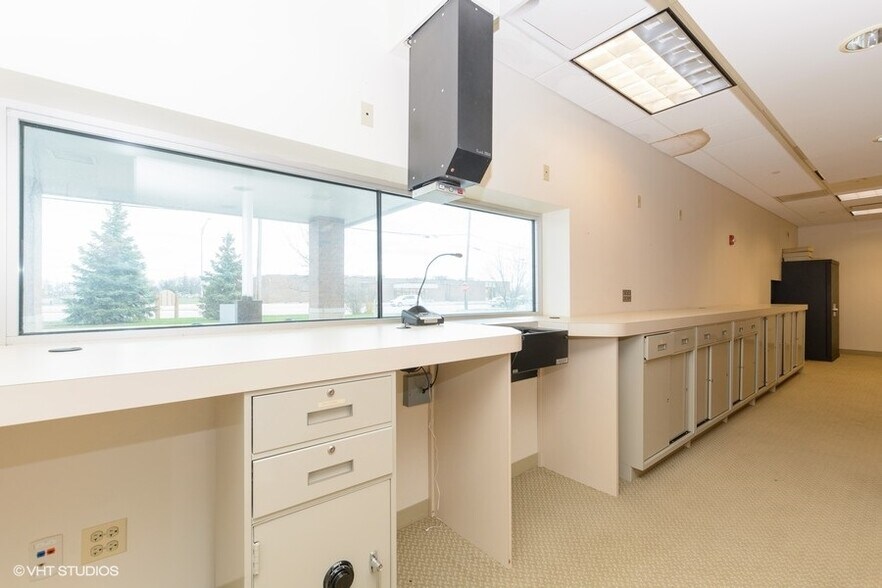 More Photos Of 1000-1050 Geneva Rd, Wheaton General Retail For Sale
