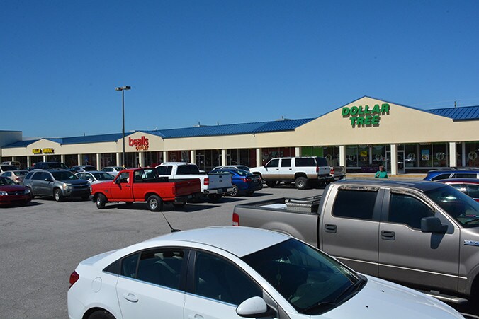 More Photos Of 1233-1415 E Oak St, Arcadia General Retail For Lease