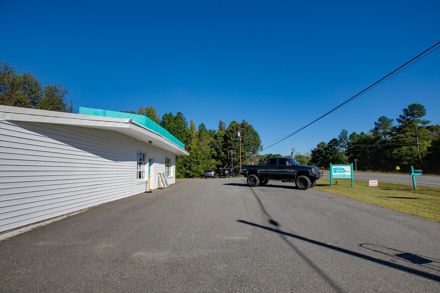 More Photos Of 10211 Chamberlayne Rd, Mechanicsville Freestanding For Lease