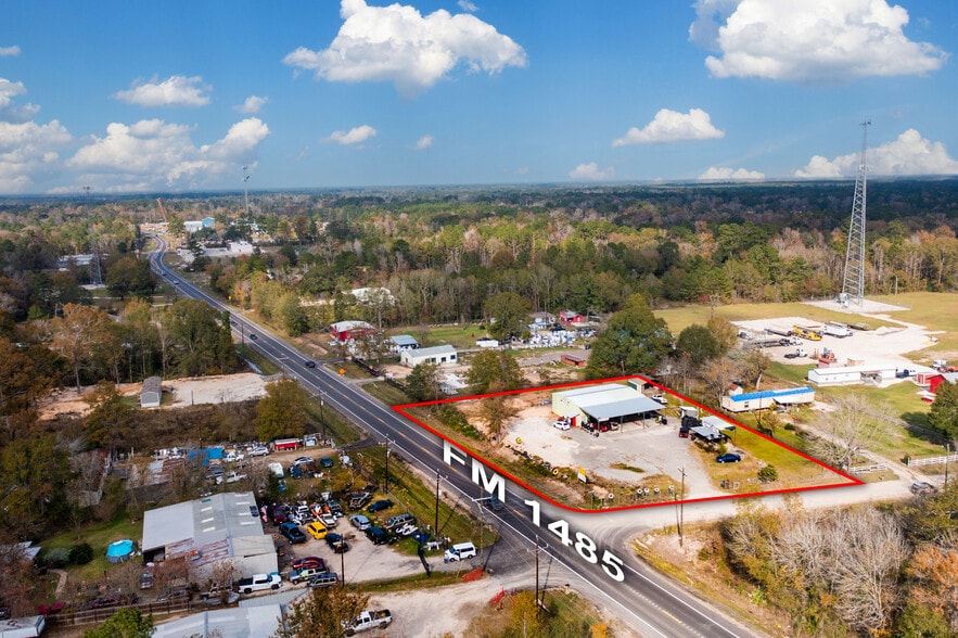 More Photos Of 22725 Lost Lake Dr, New Caney Light Distribution For Sale