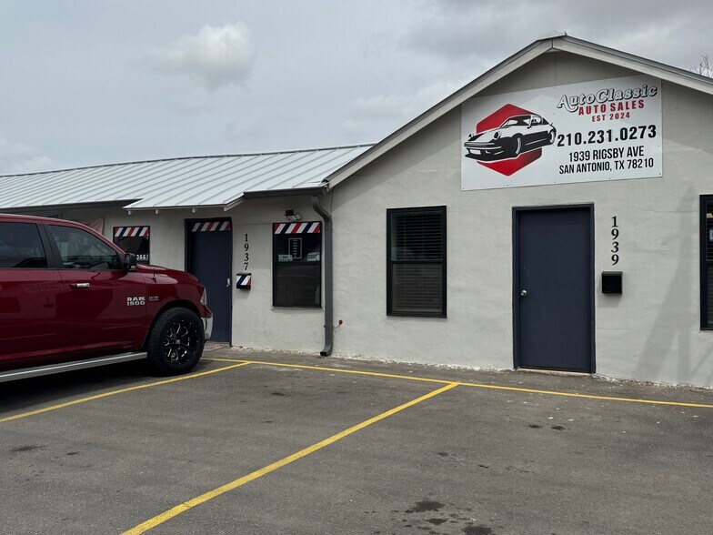 More Photos Of 1935-1939 Rigsby Ave, San Antonio General Retail For Sale