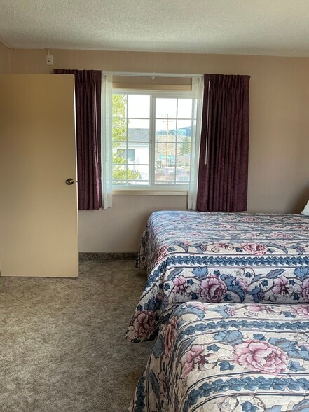 More Photos Of 333 Main St, Bridgeport Hotel For Sale