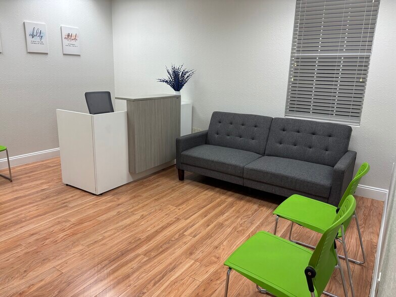 More Photos Of 1817 Crescent Blvd, Orlando Office Residential For Lease