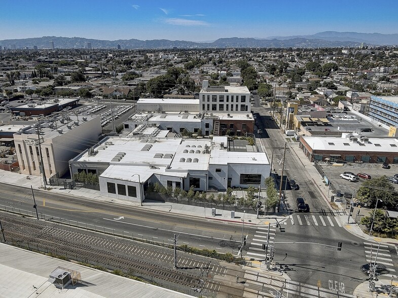 More Photos Of 3101-3102W Exposition Blvd, Los Angeles Office For Lease