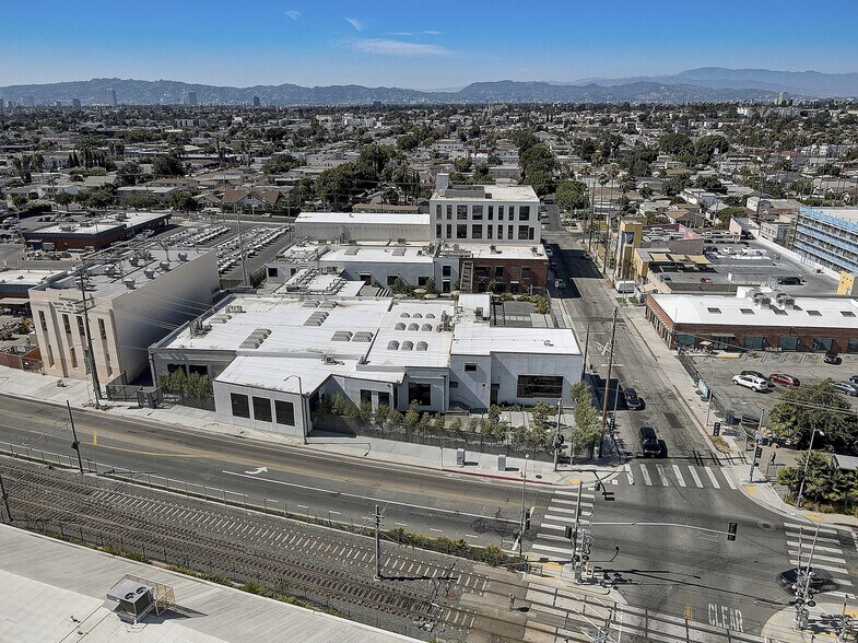 More Photos Of 3101 W Exposition Blvd, Los Angeles Medical For Lease