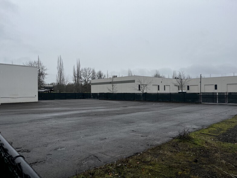 More Photos Of 2130 NE Griffin Oaks St, Hillsboro Land For Lease