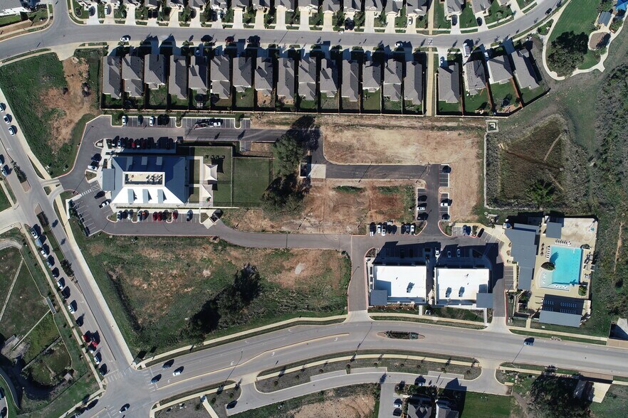More Photos Of Oak Run Pkwy & Geneva St, New Braunfels Unknown For Lease