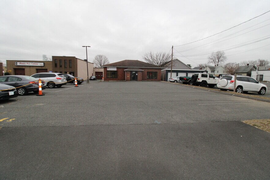 More Photos Of 68 Baldwin St, West Springfield Storefront Retail Office For Lease