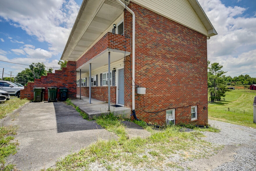 More Photos Of 3411 W Walnut St, Johnson City Apartments For Sale