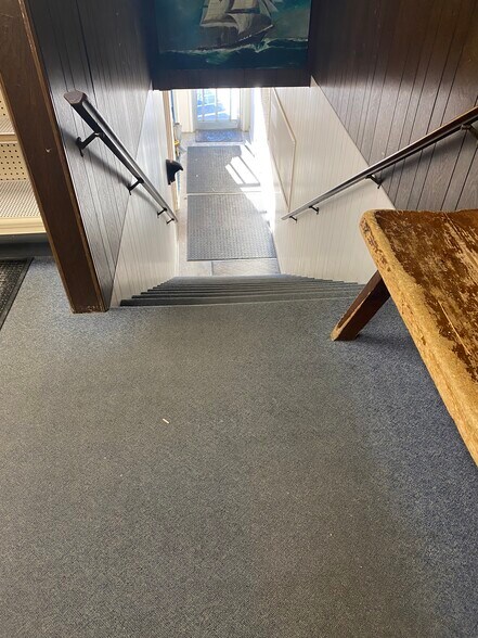 More Photos Of 114 Front St, Bath Storefront For Lease