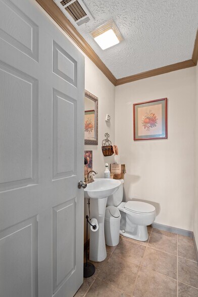 More Photos Of 607 Butts Mill Rd, Pine Mountain General Retail For Sale