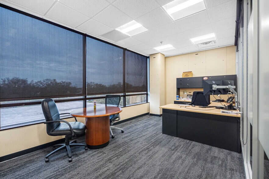 More Photos Of 6801 E Hillsborough Ave, Tampa Office Residential For Sale