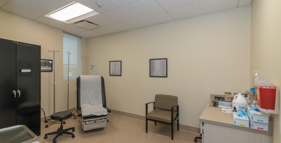 More Photos Of 4500 Morning Dr, Bakersfield Medical For Lease