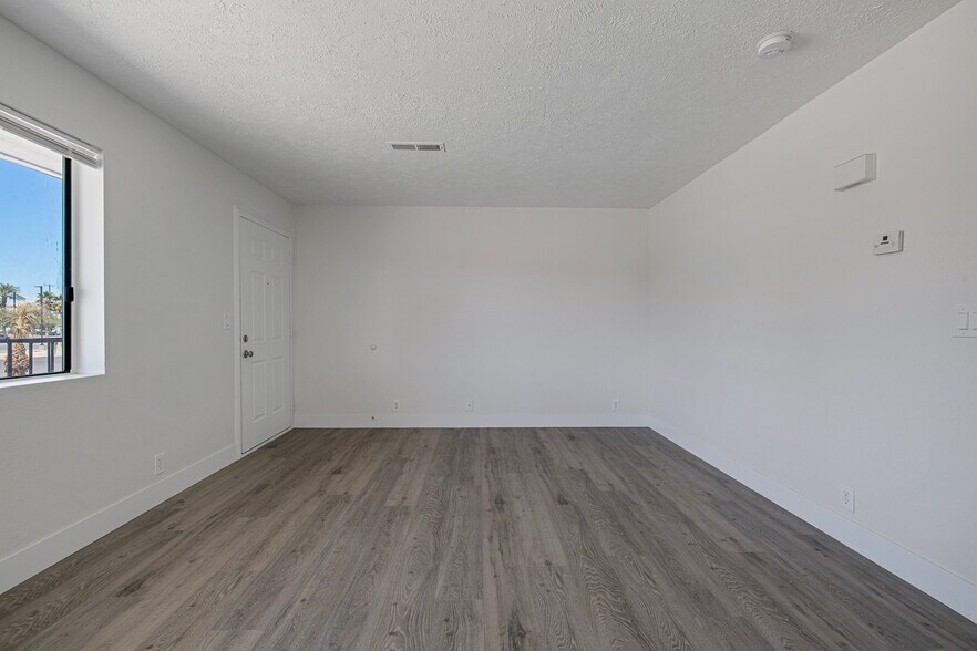 More Photos Of 126 E 1st North St, Mesquite Multifamily For Sale