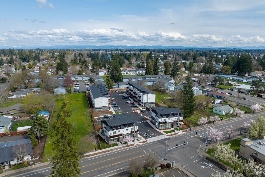More Photos Of 3910-3940 Cherry Ave NE, Keizer Storefront Retail Office For Lease
