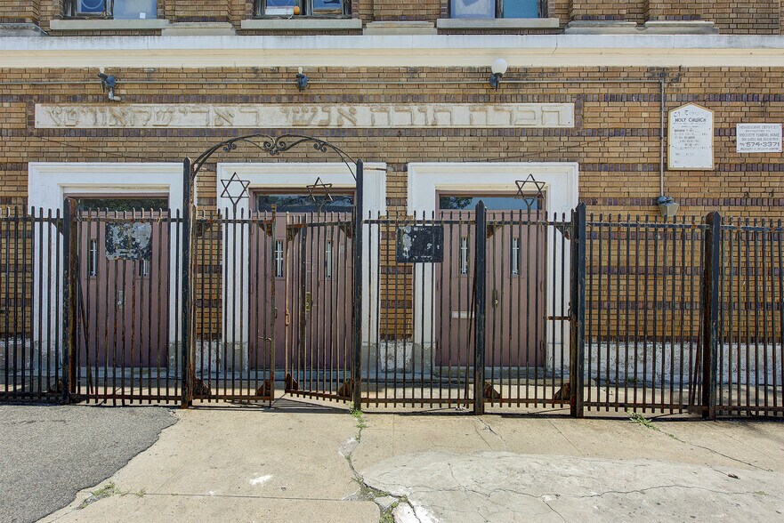More Photos Of 139 Amboy St, Brooklyn Religious Facility For Lease