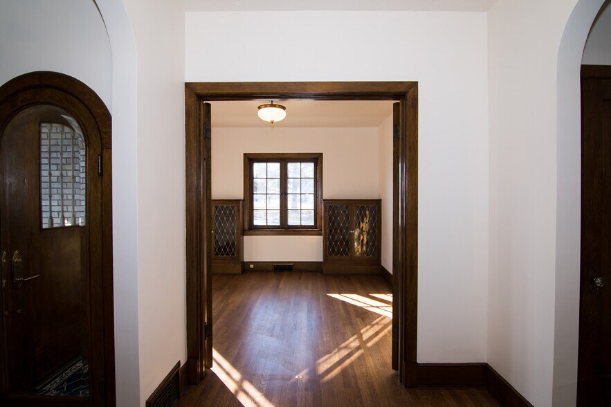 More Photos Of 109 N Main St, Springville Office For Lease