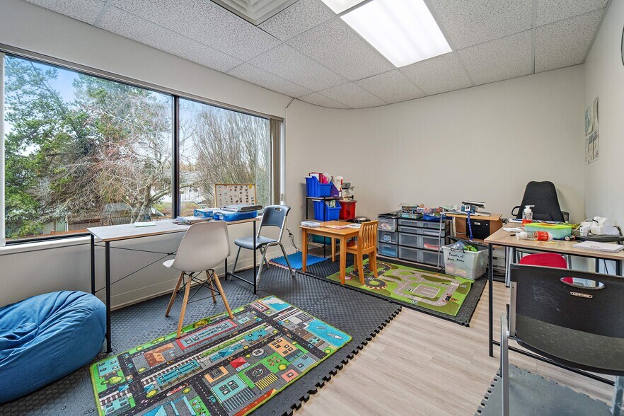 More Photos Of 3930 Shelbourne St, Victoria Office For Lease