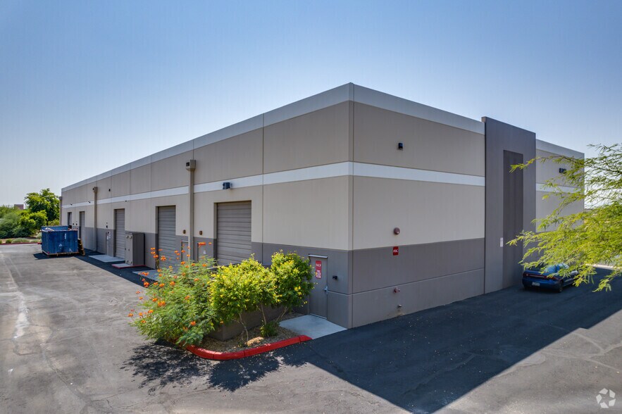 More Photos Of 8945 W Larkspur Dr, Peoria Warehouse For Lease