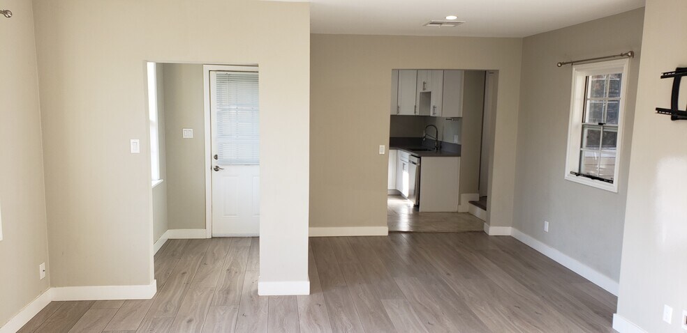 More Photos Of 11346 Santol Dr, Sylmar Apartments For Sale