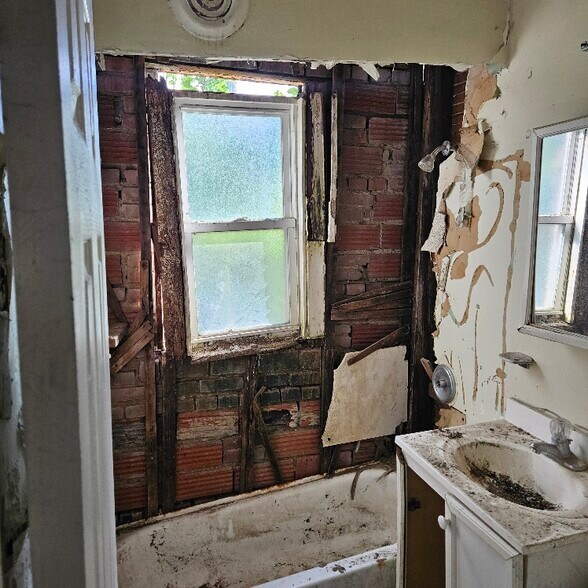 More Photos Of 1832 Willowhurst Rd, Cleveland Apartments For Sale