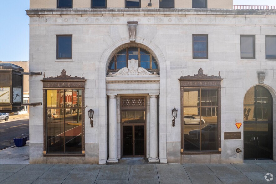 More Photos Of 931 Noble St, Anniston Office For Sale