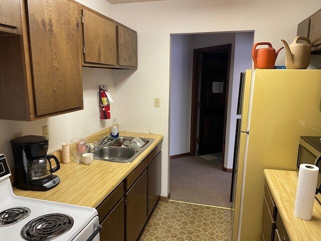 More Photos Of 3311 Clinton Parkway Ct, Lawrence Office For Sale