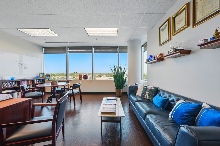 More Photos Of 9999 Bellaire Blvd, Houston Medical For Lease