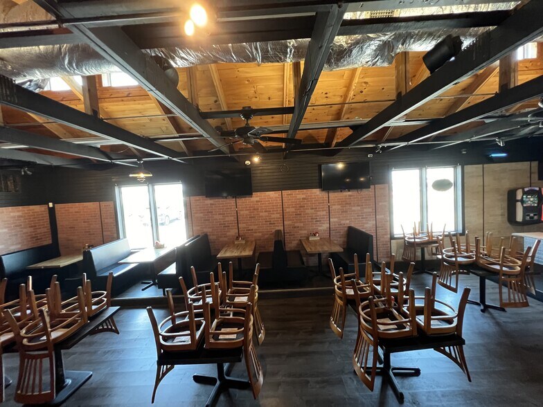 More Photos Of 2343 E Sharon Rd, Cincinnati Restaurant For Sale