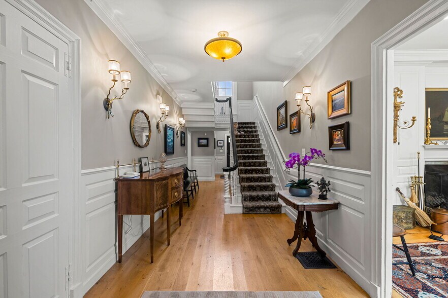 More Photos Of 314 Essex St, Salem Specialty For Sale