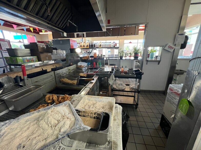 More Photos Of 7205 S Broadway Ave, Tyler Fast Food For Lease