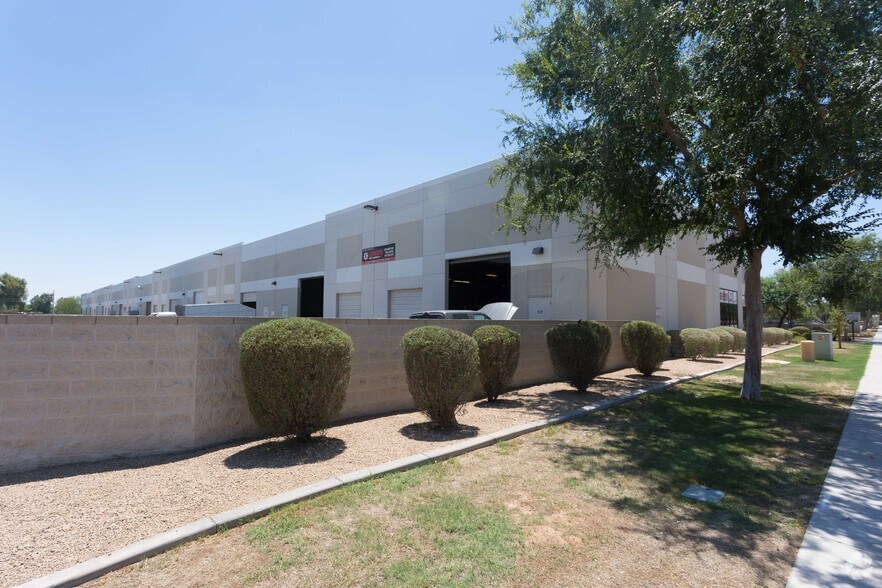 More Photos Of 13765 W Auto Dr, Goodyear Distribution For Lease