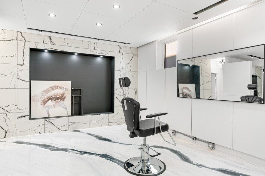 More Photos Of 1915-1917 N Damen Ave, Chicago Storefront For Sale