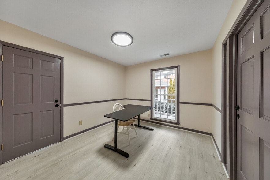 More Photos Of 2440 Sandy Plains Rd, Marietta Office For Sale