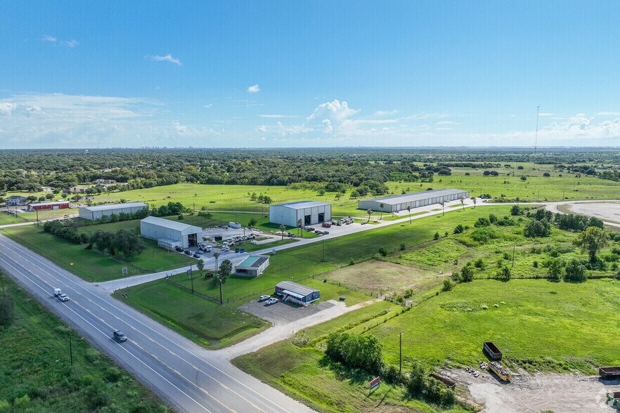 More Photos Of 103 Industrial Park Blvd, Hitchcock Warehouse For Lease