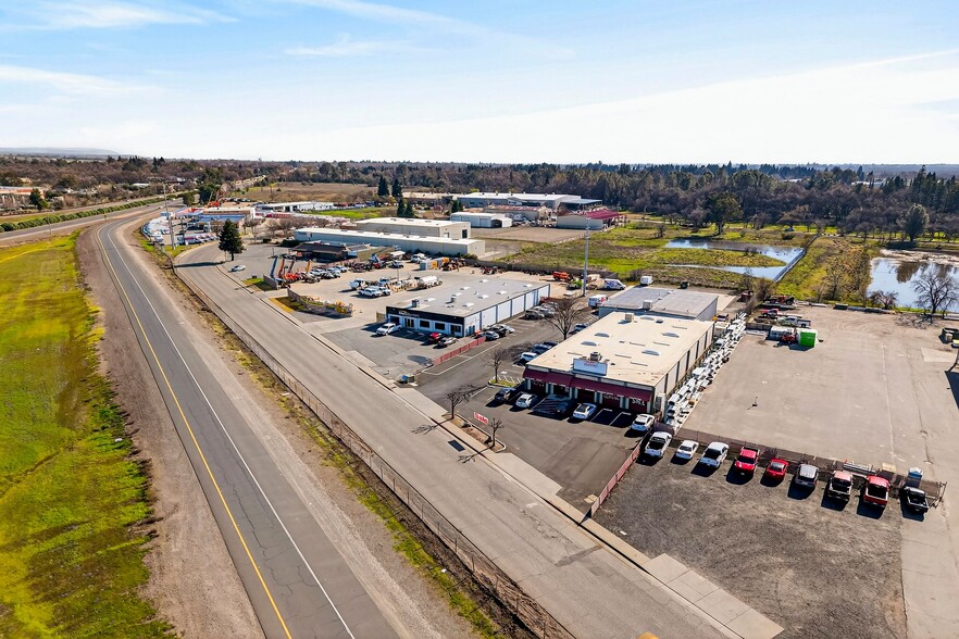 More Photos Of 551 Country Dr, Chico Showroom For Lease