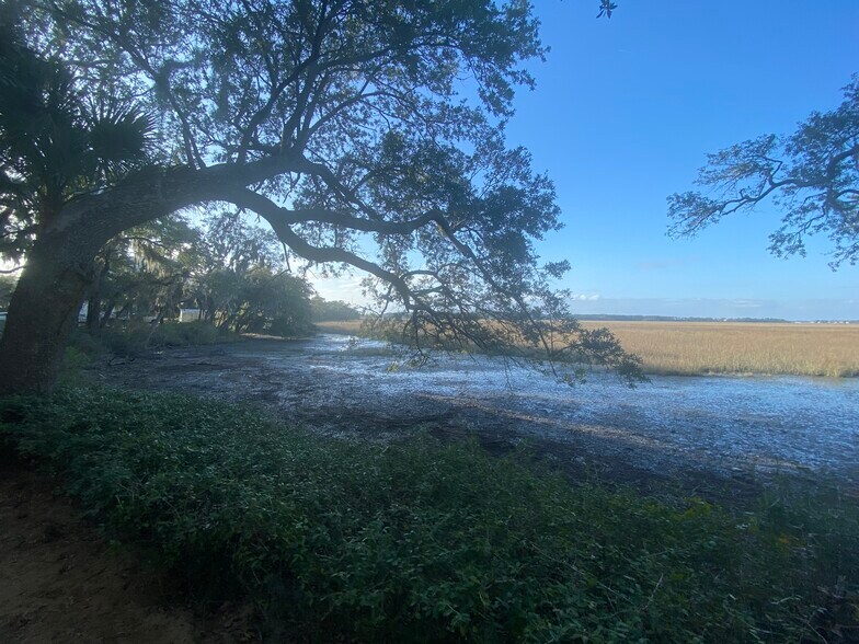 More Photos Of 2201 Boundary St, Beaufort Loft Creative Space For Sale