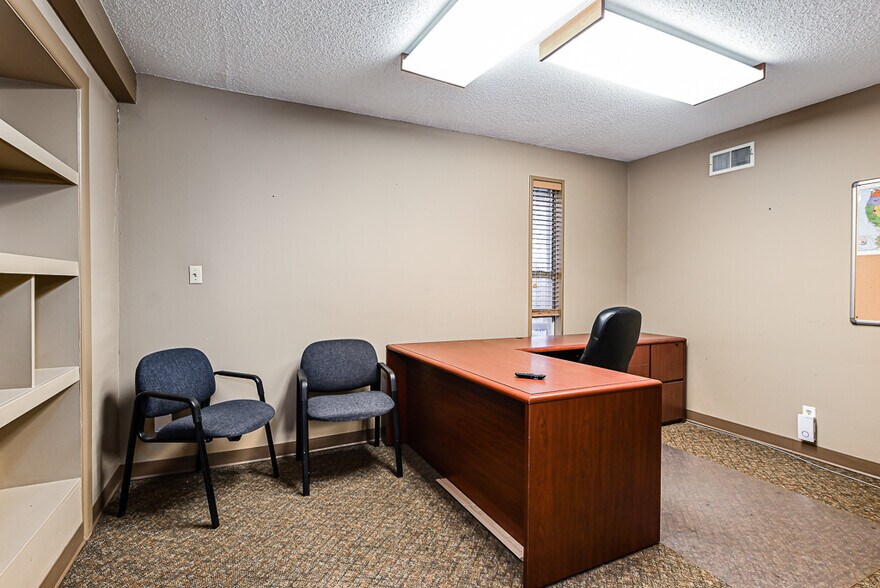 More Photos Of 423 S 42nd St, Kansas City Warehouse For Sale