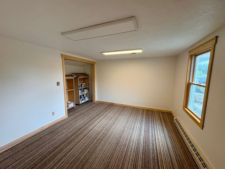 More Photos Of 9066 N Bayshore Dr, Elk Rapids Office For Lease