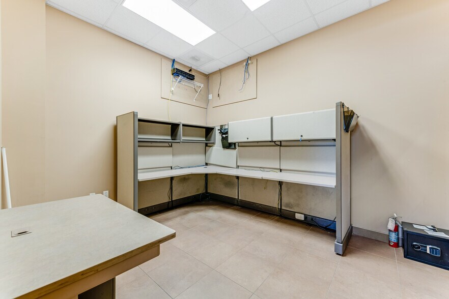 More Photos Of 1740 Segrave St, Daytona Beach Warehouse For Lease