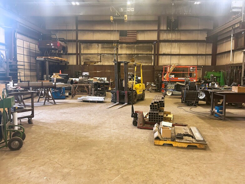 More Photos Of 5281 Lincoln St, Denver Manufacturing For Lease