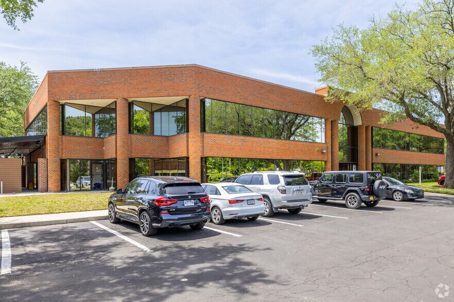 More Photos Of 7800 Belfort Pky, Jacksonville Medical For Lease