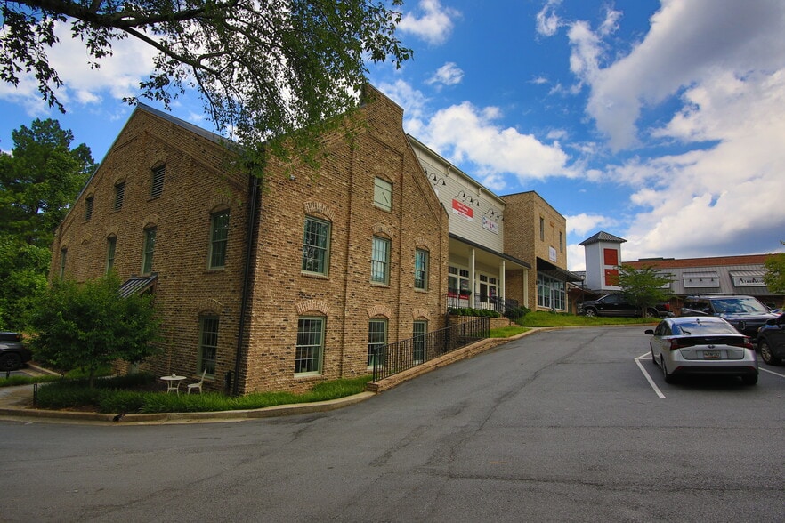 More Photos Of 408 Atlanta St, Roswell Unknown For Lease