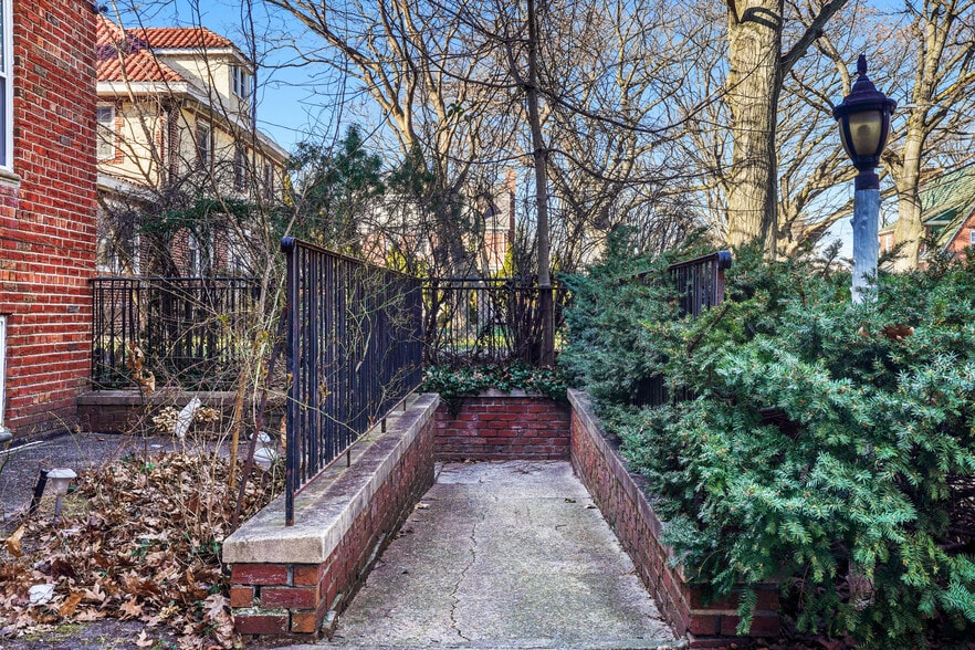 More Photos Of 2225 Lodovick Ave, Bronx Assisted Living For Lease