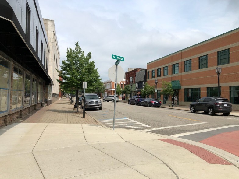 More Photos Of 21 N Main St, Mount Clemens Coworking Space