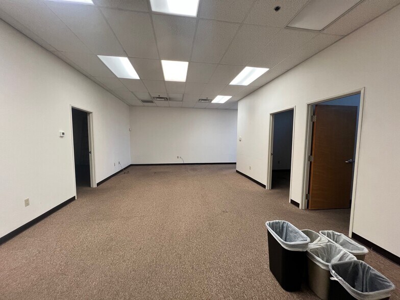 More Photos Of 6677 W Thunderbird Rd, Glendale Medical For Sale