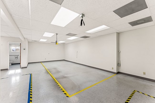 More Photos Of 1596 NW Washington Blvd, Grants Pass Industrial For Sale