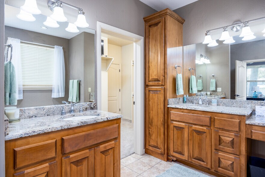 More Photos Of 12625 Sandpiper Rd, Thackerville Specialty For Sale